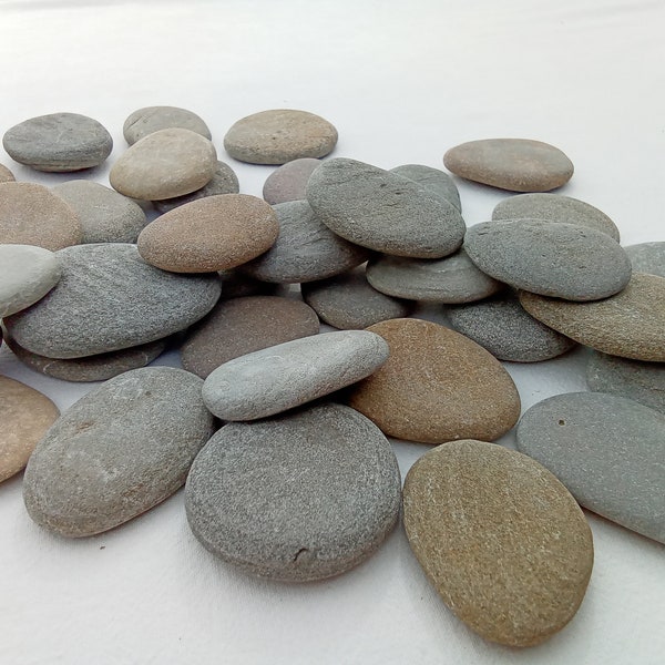 Large sea stones. Flat Sea pebbles 35-50 mm (1.3-1.9") 30 pcs. Medium size. Decorative craft supply.