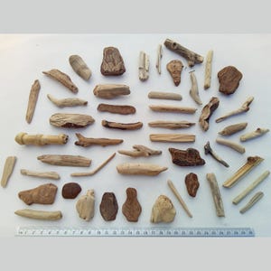 Small driftwood pieces. 100 pcs. Sea wood chunks. 28-70 mm (1.10" - 2.75") Tiny wood finds DIY craft supply Table Home Decor. Lot. Bulk.