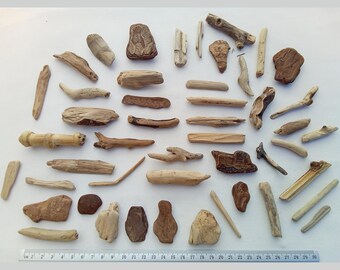 Small driftwood pieces. 100 pcs. Sea wood chunks. 28-70 mm (1.10&quot; - 2.75&quot;) Tiny wood finds DIY craft supply Table Home Decor. Lot. Bulk.
