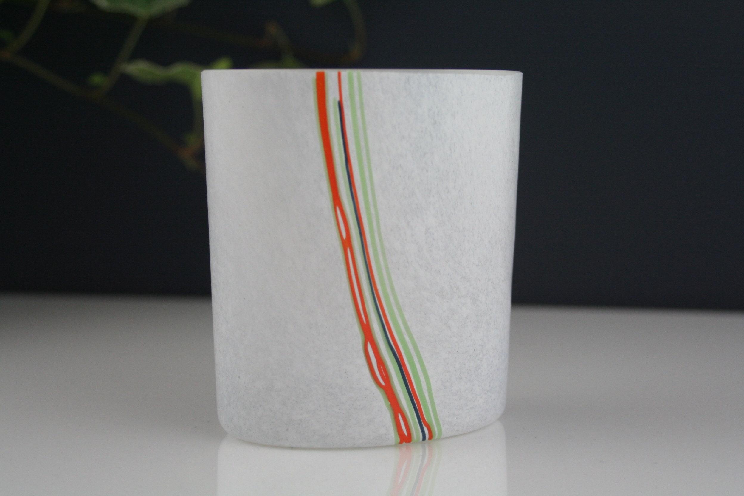 Kosta Boda 花瓶 – Bertil Vallien 作のレインボー シリーズ