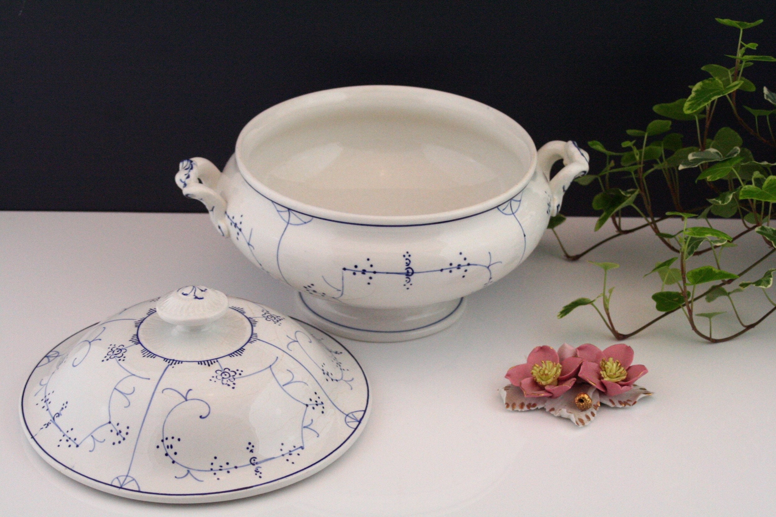 Antique Villeroy & Boch Terrine – Copenhague Blue White