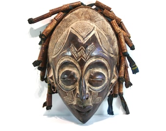 Chokwe Pwo Mwana マスク – 竹毛のアンティーク アフリカ部族彫刻、1900 年代初頭