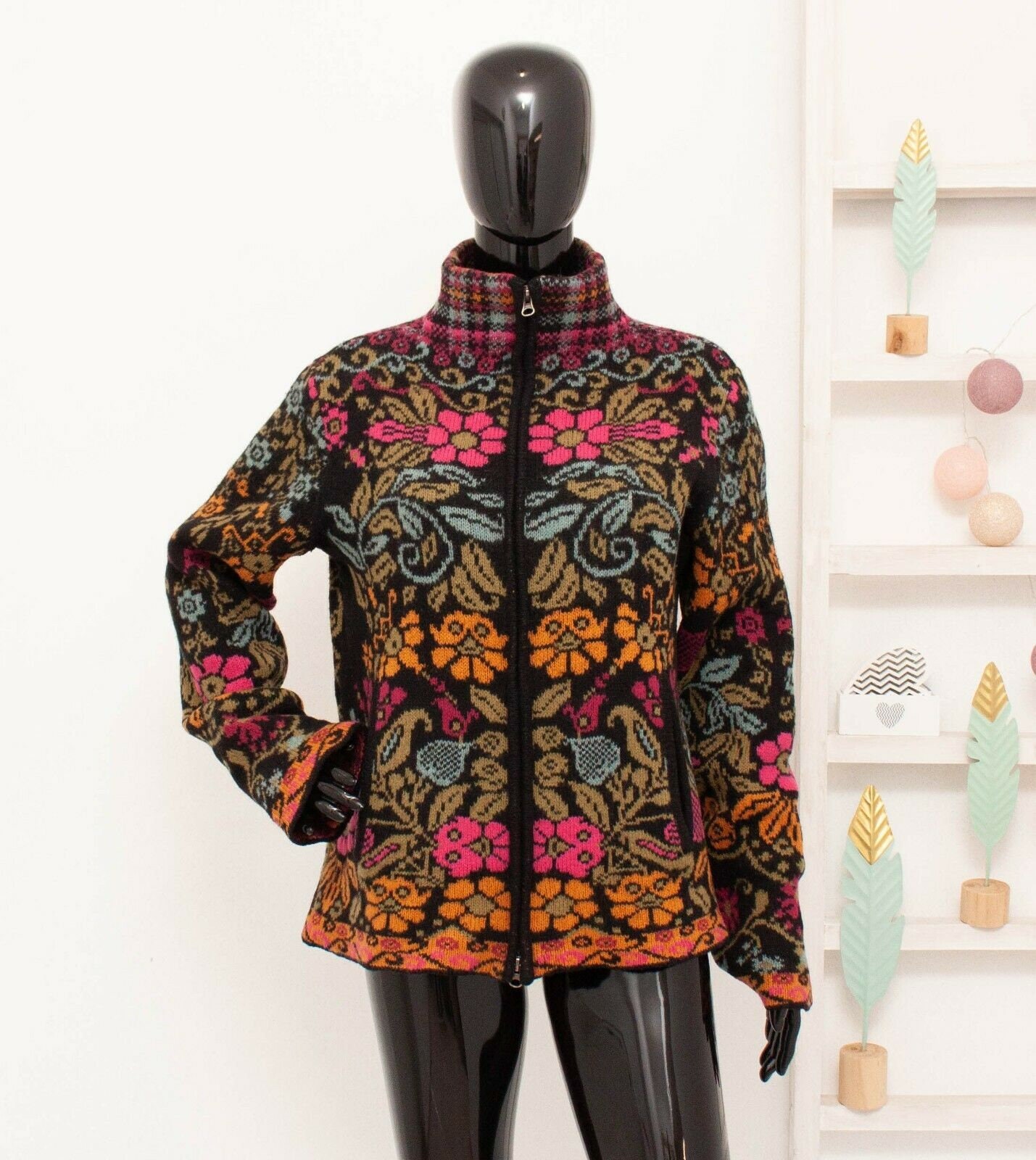 Jacquard Bomber Jacket, Floral Pattern - Knitted Jackets - Ivko Woman