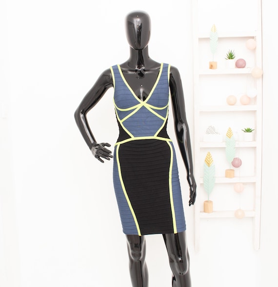 jade bodycon dress Strappy-Back Short Bodycon Homecoming Dress with V-Neck Light Pink / XLarge