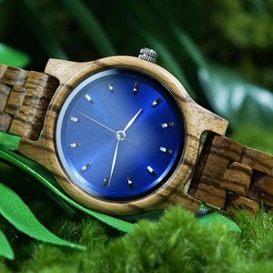 Engraved Women&#39;s Wooden Watch, Personalized gift for her, A Thoughtful Mother&#39;s Day Present, anniversary Gifts for my wife