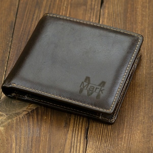 Braunes Lederportemonnaie für Herren, personalisiertes Herrenportemonnaie, Trifold-Portemonnaie für Herren, individuelles Portemonnaie, Vatertagsgeschenk, Jubiläumsgeschenk