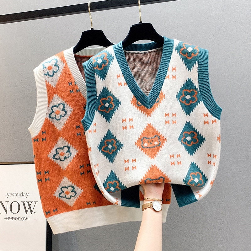 DEQCAEW Flower Jacquard Sweater Vest, Sleeveless Knitted Sweater, Knitted Sweater Vest, V-Neck Knitted Vest, Loose Knitted Vest, Loose Outer Wear