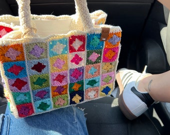 Granny Square XS bag "La Milanesa" style handmade with crochet. 100% cotton yarn
