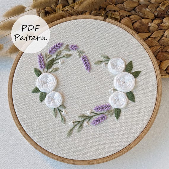 白いバラとラベンダーのハートの刺繍パターン 8インチ (PDFパターン