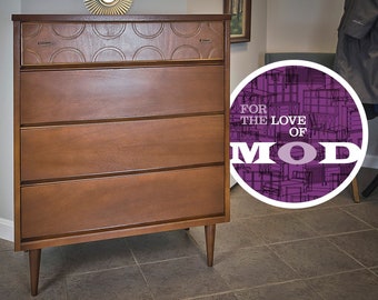 Mid Century Modern | 1962 Bassett Appreciation 4 Drawer Chest in Walnut