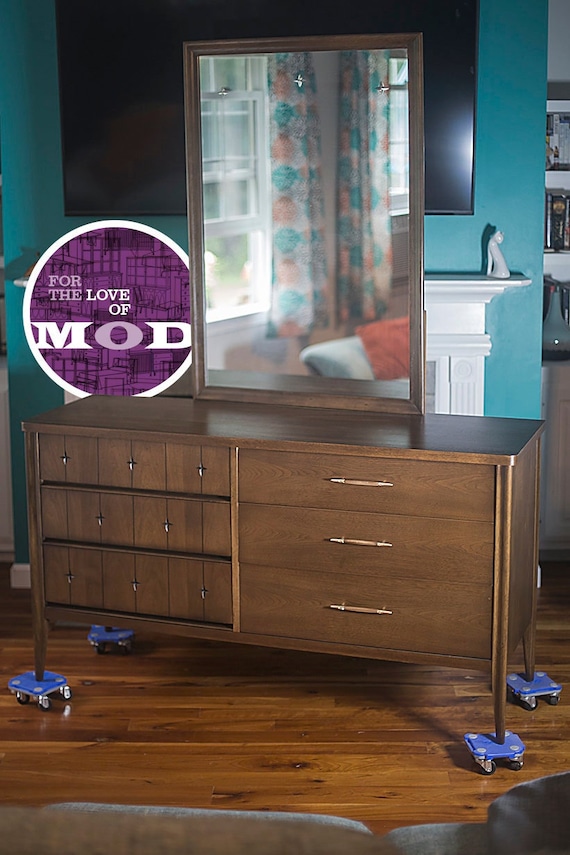 broyhill vintage mid century modern saga 5 drawer walnut dresser Broyhill Saga Walnut 9 Drawer Dresser, Circa 1960's