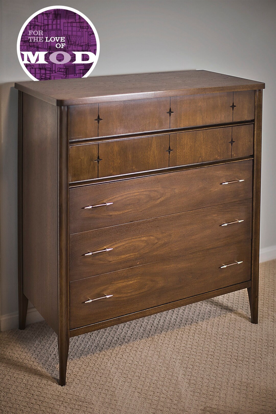 broyhill vintage mid century modern saga 5 drawer walnut dresser Vintage Mid Century Modern 5 Drawer Walnut Wood Dresser by Broyhill wi Big Whale Consignment