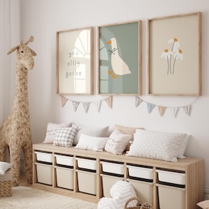 Juego de 3 impresiones de pared con nombre de ganso para guardería, arte de pared floral de ganso divertido, decoración de guardería de gansos, arte de pared para habitación de bebé, póster de ganso para habitación de niña
