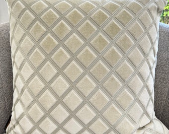 Soho Studio 23x23 lichtgroen ruitvormig gewatteerd patroon getextureerd fluweel luxe vierkant decoratief decorkussen met inzetstuk