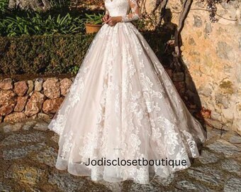 A Line Wedding Dresses V neck Lace Appliques Illusion Long Sleeves Women Wedding Dress Plus Size Bridal Gown