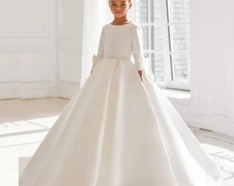 White Long Sleeve Satin Flower Girls Dresses Kids First Communion Gowns Bow Tie Puffy Skirt  New Range 2024