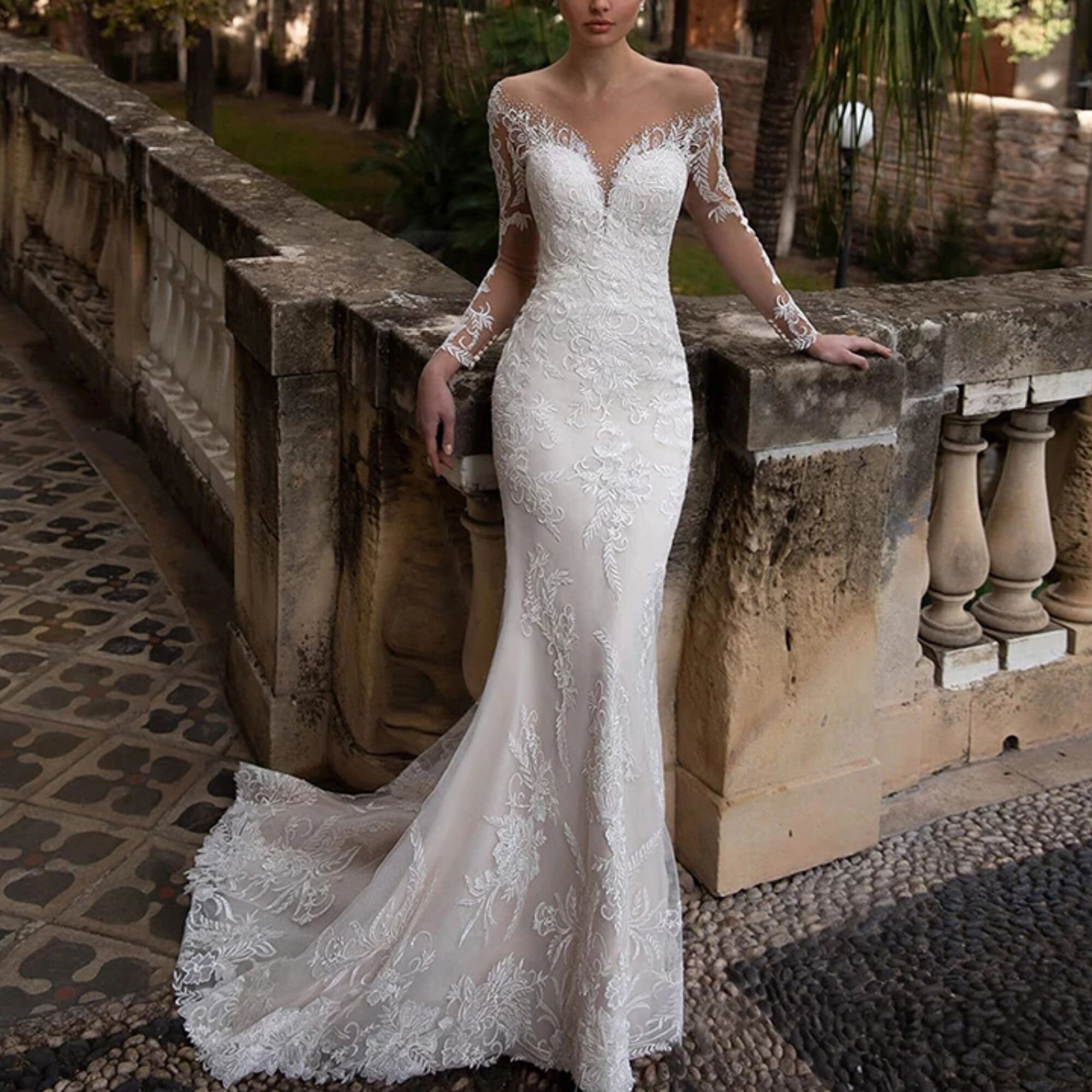Mermaid junior bride hot sale dress