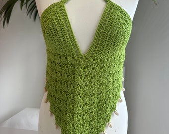 Brassière courte verte longue en crochet en forme de V avec attache réglable dans le dos et détails en coquille puka