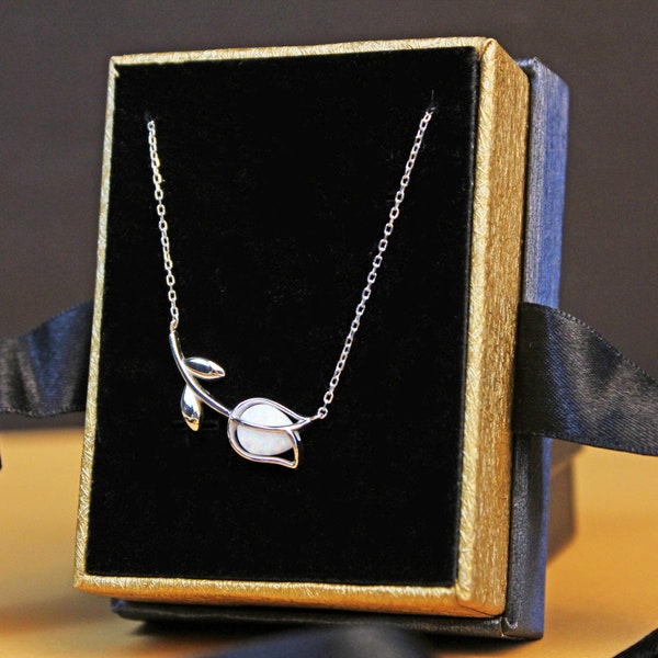 Collar de tulipán con piedra de ópalo, joyería de tulipán de plata de piedra de ópalo, collar de flores de plata, collar de tulipán de piedra de ópalo, regalo para ella