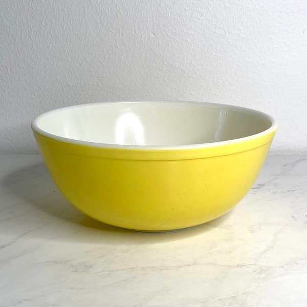 Vintage Pyrex Primary Yellow Mixing Bowl. Large 10 1/2 Inch Yellow Nesting Mixing Bowl, Pyrex 404.