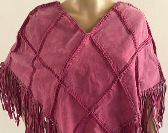 Vintage 70s Pink Leather Fringed Poncho. Women's Hippie Poncho with Crocheted Diamond Pattern. Size Small / Medium.