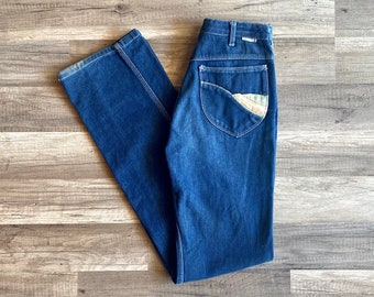 Vintage 70's Petite Womens Jeans with Retro Pockets. Hippie "N'est Ce Pas" Jeans with Dark Indigo Denim. Size 5-6.
