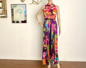 Vintage 1970's Overdress in Flower Power Print with High Slit in Front.