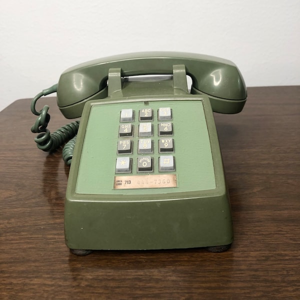 Rare Vintage 1965 Avocado Green Western Electric Bell Touch Tone Desk Telephone. Retro Table Model Western Electric Green Phone.