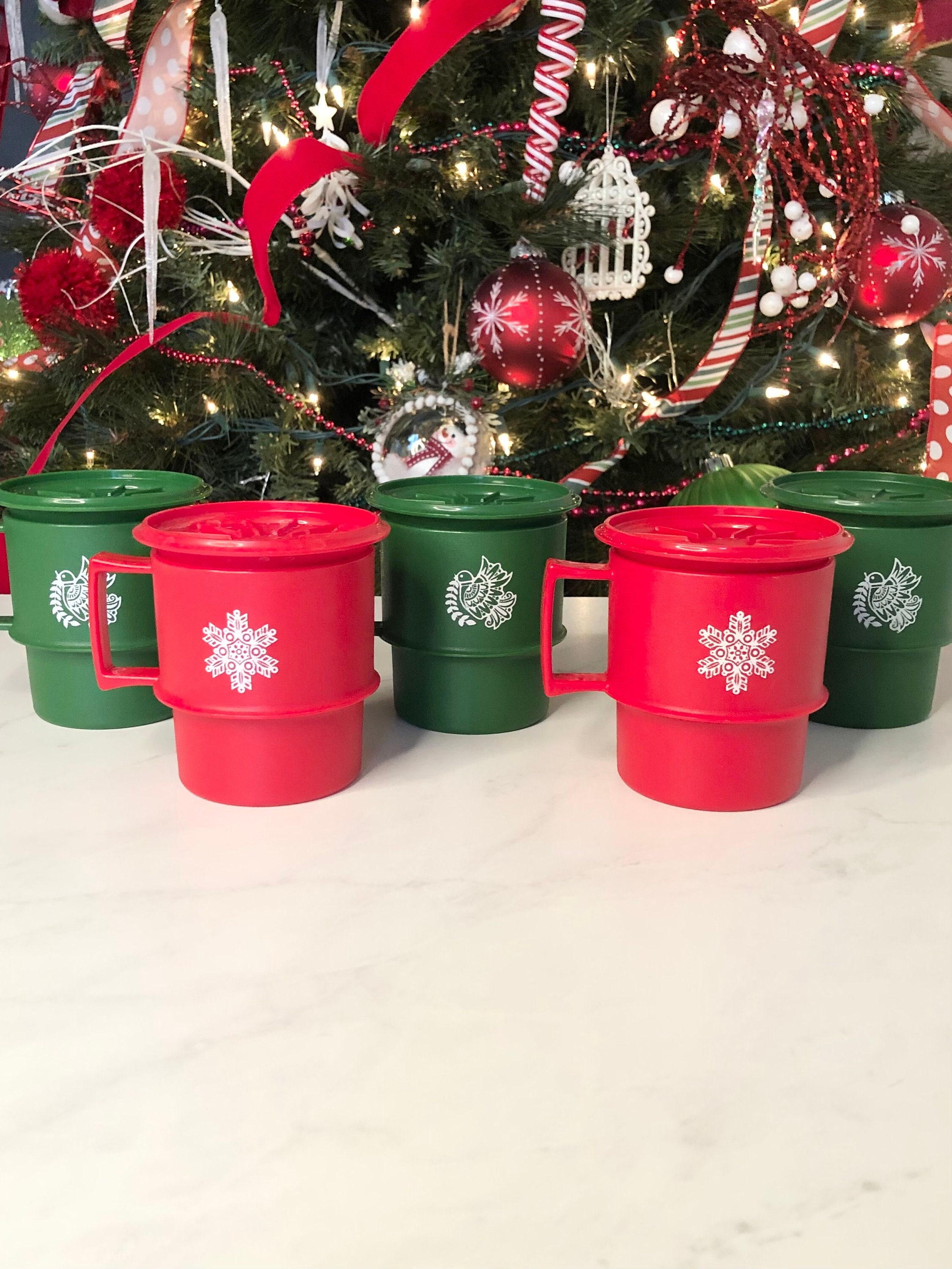 Vintage Kids Tupperware Christmas Mugs With Lids. Retro Set of 5 Plastic  Cups With Coasters. 
