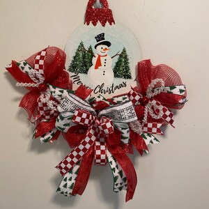 Snowman Front door wreath hanger, Winter Snowman Wreath, Red and White Winter Wreath, Christmas Snowman
