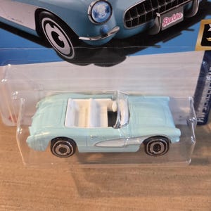 Hot Wheels - BARBIE 1956 Corvette Convertible - NIP - Blue