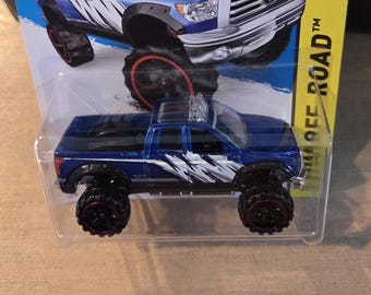 Hot Wheels - '10 TOYOTA TUNDRA - NIP - Multicolor