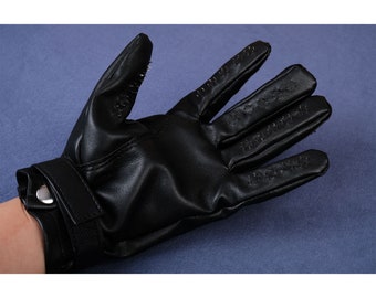 Guantes de vampiro personalizados con pinchos para MADUROS