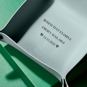 Catch All Tablett mit Gravur / Schlüsseltablett mit Gravur / Vegan Valet Tablett / Vegan Schlüssel und Haus Organizer / Neues Zuhause & Einzug Geschenk