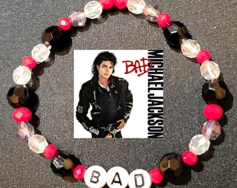 Pulsera de cuentas rojas y negras inspirada en la canción "Bad" de Michael Jackson