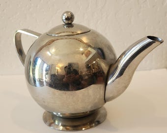 VTG Tea Company Steel Teapot, personal size, complete with loose tea basket inside and sleek design