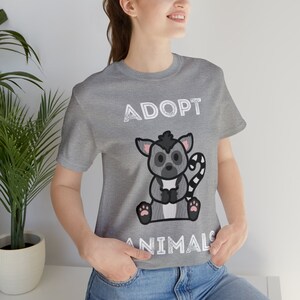 Camiseta de adopción de animales / Camiseta de lémur / Regalo de amante de los animales / Camiseta de manga corta de jersey unisex