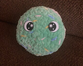 Green Sugar Cookie Plushie, Handmade Crochet Gender Neutral baby shower gift, newborn photo prop, Play food for kids, cookie throw pillow