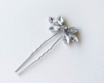 Sparkling silver wedding hair pin, crystal hair piece, minimalist bridal hair accessory, small hair pin, hair piece for bride