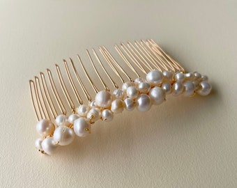 Classic freshwater pearl hair comb, gold bridal hair piece, pearl wedding hair pin, hair comb for bride
