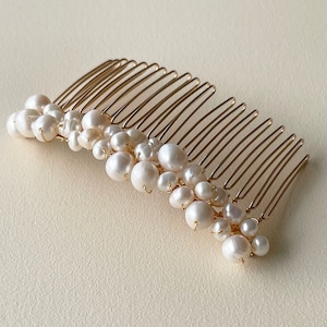 Classic freshwater pearl hair comb, gold bridal hair piece, pearl wedding hair pin, hair comb for bride image 5