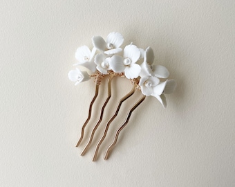 Flower wedding hair comb, gold bridal hair piece, porcelain floral headpiece, hair accessories for wedding