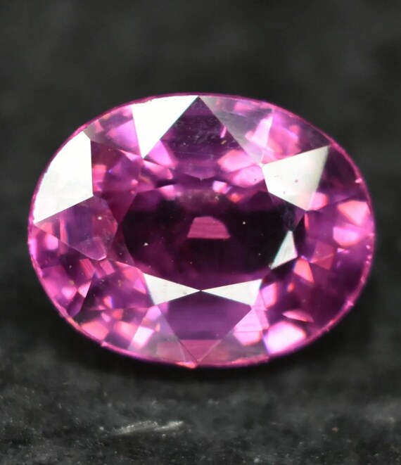 Grenat Umbalite 1.90 Carats Violet - Qualité Exceptionnelle, Pure à La Loupe - Provenance Mozambique, Non Traité
