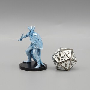 SE! En miniatyr av Phantom Warrior! Handmålad eller grundmålad - D&D / TTRPG Minis - 14k harts 3D-printad för ultrafina detaljer!
