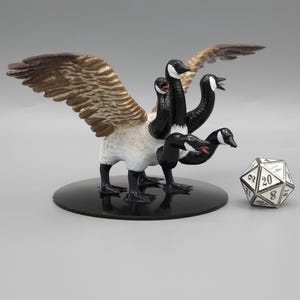 SE! En miniatyr av Goose Hydra! Handmålad eller grundmålad - D&D / TTRPG Minis - 14k harts 3D-printad för ultrafina detaljer!