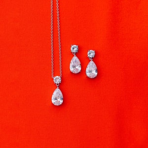 Bridal Teardrop Necklace Earring Set, Bride Pear CZ Pendant Earring, Silver Wedding Necklace Set, Dainty Stud Bride Earring, Bridesmaid Gift