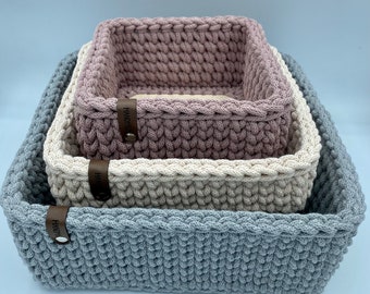 Crochet basket square, square with wooden base, storage, decoration; Different sizes and colors available