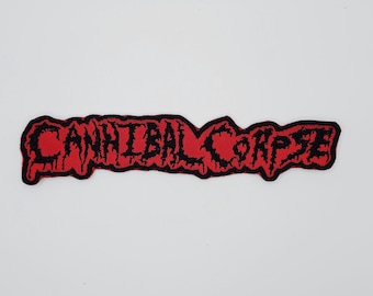 Parche bordado con borde negro y fondo rojo de Cannibal Corpse