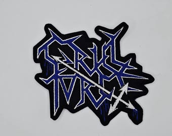 Parche bordado con borde en forma de logotipo azul y blanco de Cruel Force