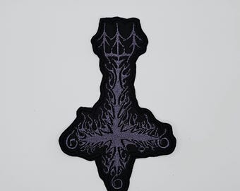 Parche bordado con borde gris y logotipo de cruz de disección